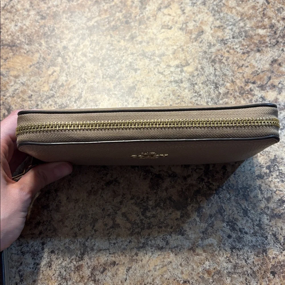 Coach Pebble Leather Wristlet
